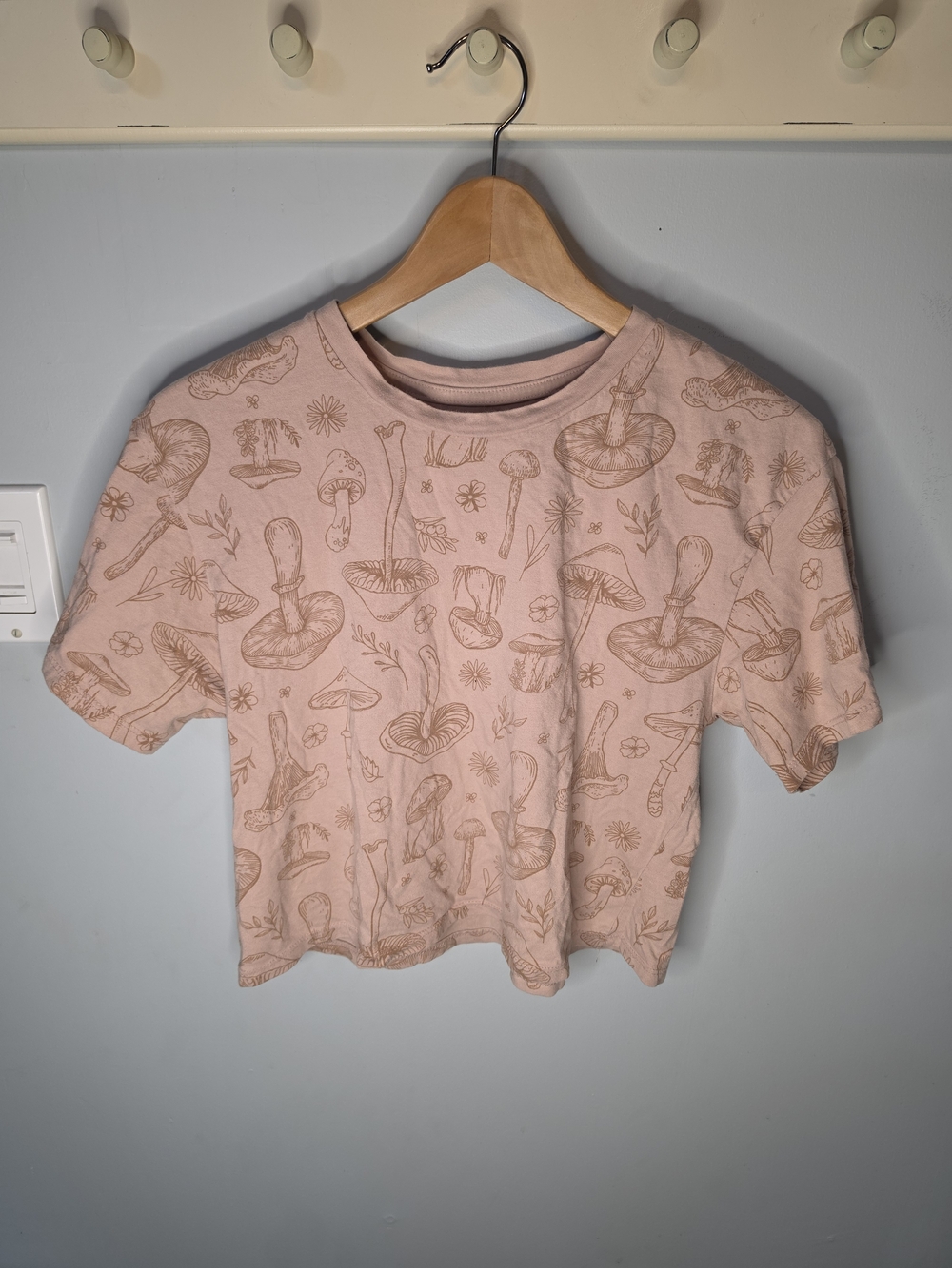Organic Generation Mushroom Botanical All-Over Print Crop Tee Small Cottagecore
